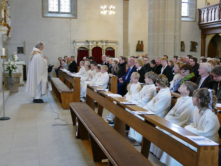 1. Heilige Kommunion in St. Crescentius (Foto: Karl-Franz Thiede)